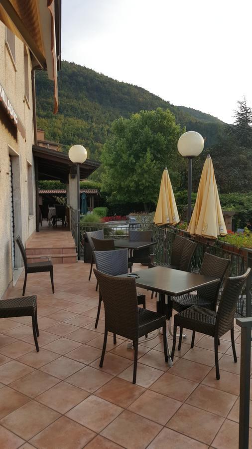 Ristorante Primula Bianca Hotel Varzi Exterior foto