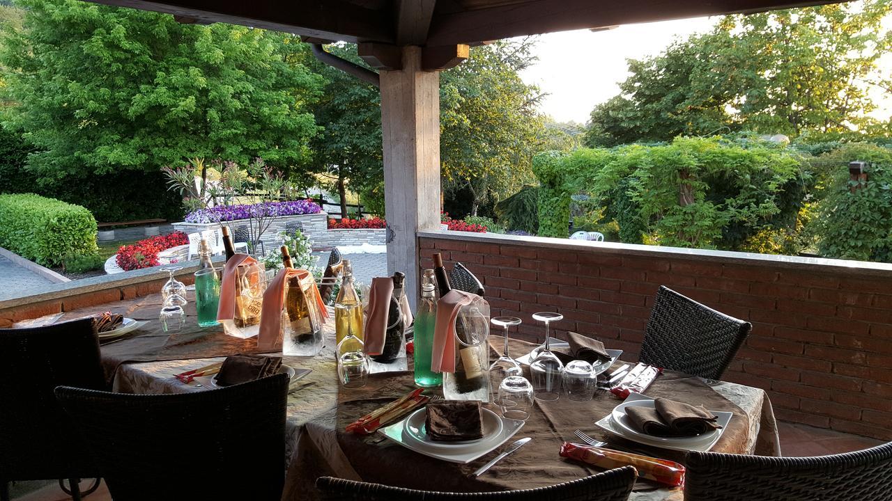 Ristorante Primula Bianca Hotel Varzi Exterior foto